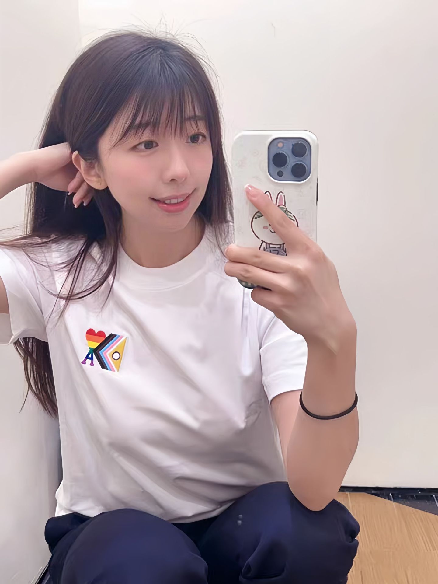 アミ・パリス  ハートロゴ 半袖Tシャツ MTS004 