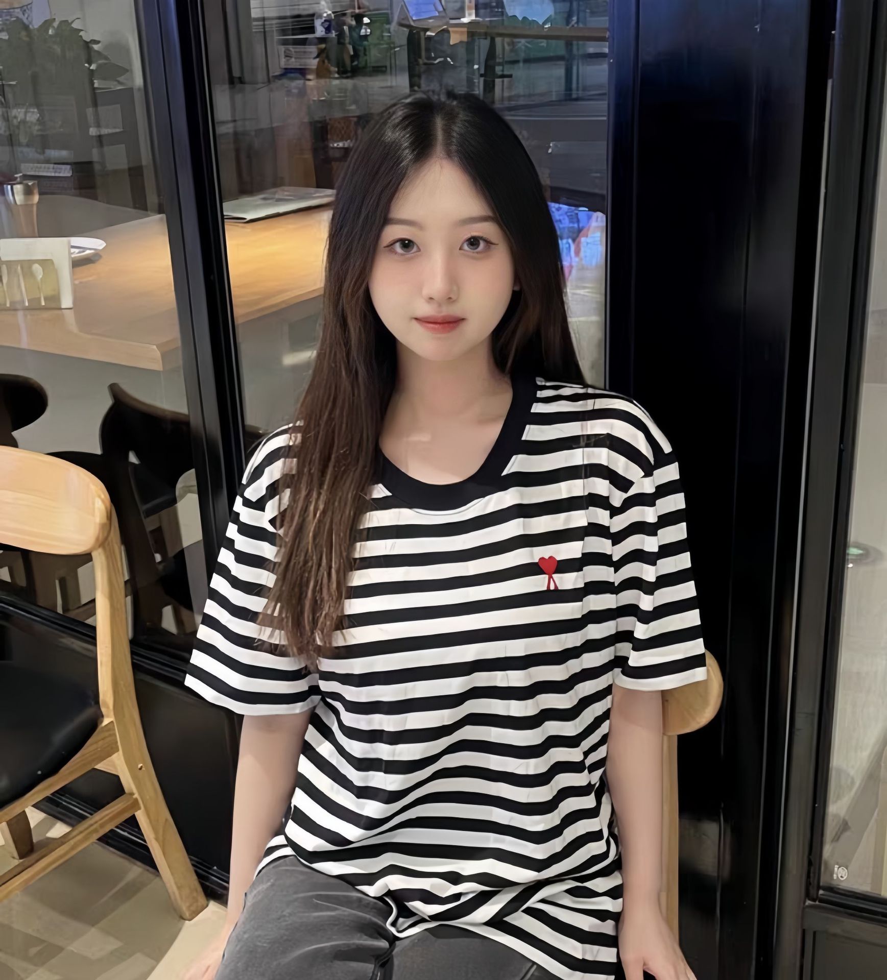 アミ・パリス ロゴプリントオーガニックコットン半袖Tシャツ