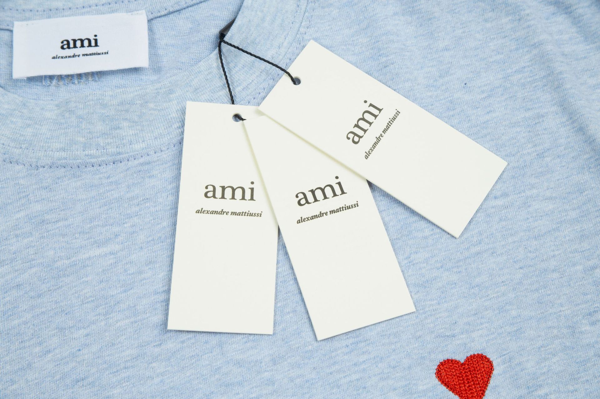 アミ・パリス ロゴプリントオーガニックコットン半袖Tシャツ