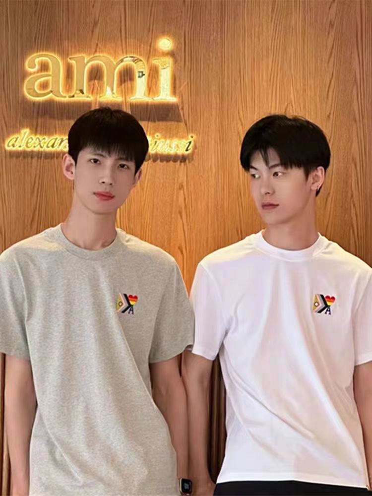 アミ・パリス  ハートロゴ 半袖Tシャツ MTS004 