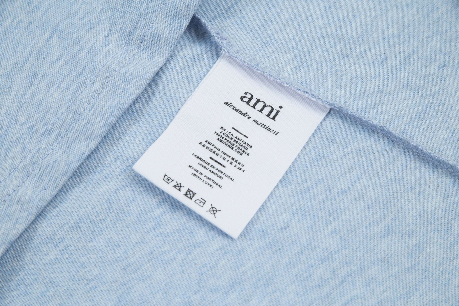 アミ・パリス ロゴプリントオーガニックコットン半袖Tシャツ