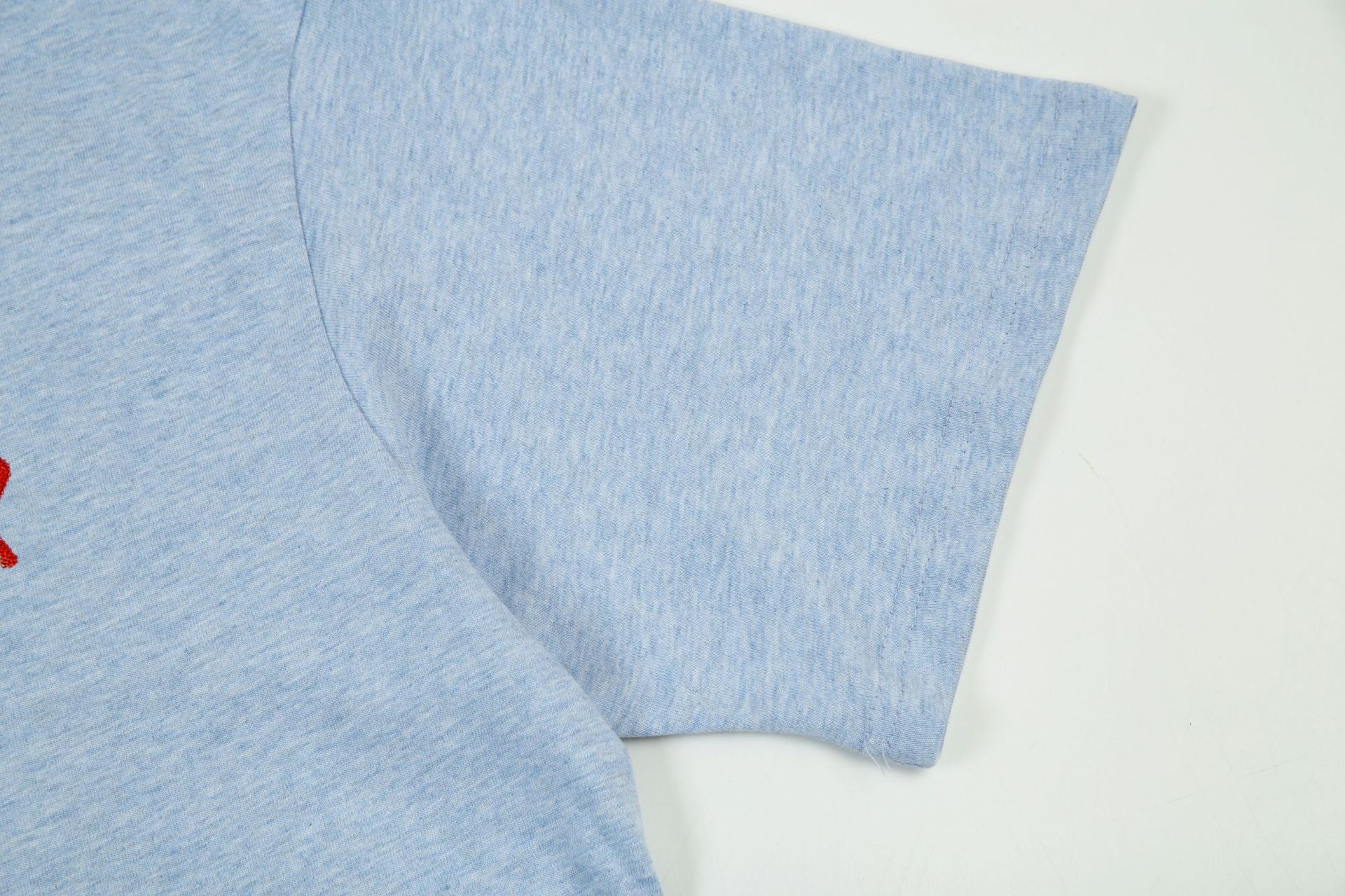 アミ・パリス ロゴプリントオーガニックコットン半袖Tシャツ