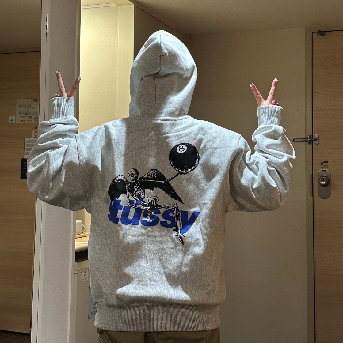 Stussy ステューシー  Apocalypse Zip Hoodie 2色兼用 男女兼用 レディース メンズ ST45  ST41