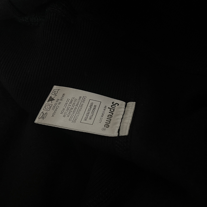 Supreme   シュプリーム   シンプルデザインのフード付きスウェット  4色兼用 男女兼用 レディース メンズ    E560