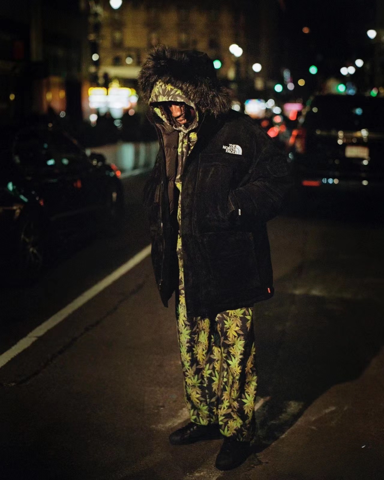 Supreme x The North Face  シュプリーム x ザ・ノース・フェイス  シンプルデザインのフード付きスウェット  2色兼用 男女兼用 レディース メンズ    E562