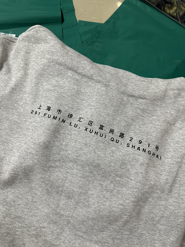 Supreme   シュプリーム   ベーシックなフード付きスウェットシャツ  2色兼用 男女兼用 レディース メンズ    E570