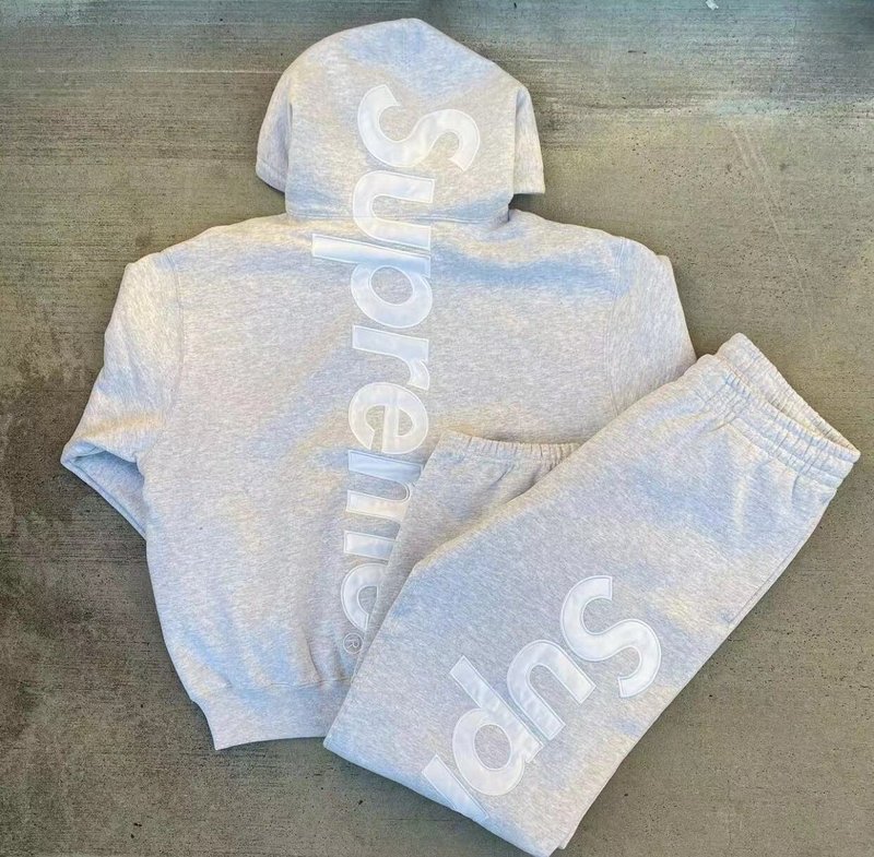 Supreme   シュプリーム   オーバーサイズのフード付きスウェットシャツ  2色兼用 男女兼用 レディース メンズ    E560