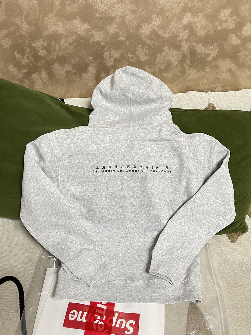 Supreme   シュプリーム   ベーシックなフード付きスウェットシャツ  2色兼用 男女兼用 レディース メンズ    E570