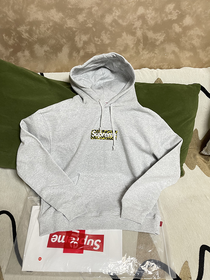Supreme   シュプリーム   ベーシックなフード付きスウェットシャツ  2色兼用 男女兼用 レディース メンズ    E570