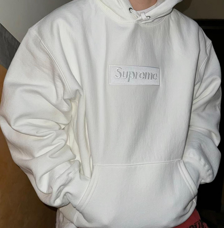 Supreme   シュプリーム   シンプルデザインのフード付きスウェット  4色兼用 男女兼用 レディース メンズ    E560