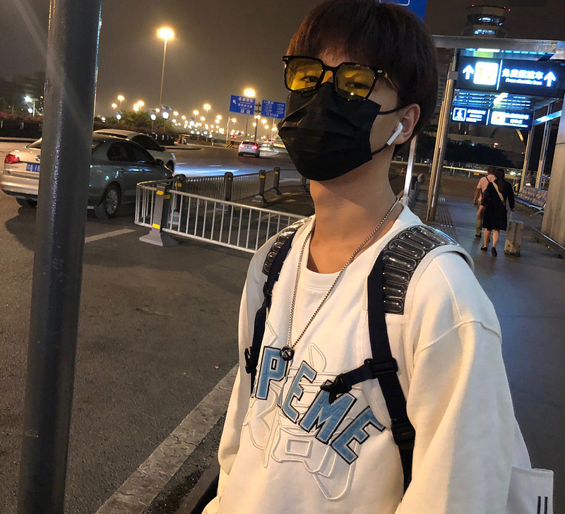 Supreme   シュプリーム   おしゃれな柄のフード付きトップス  4色兼用 男女兼用 レディース メンズ    E517