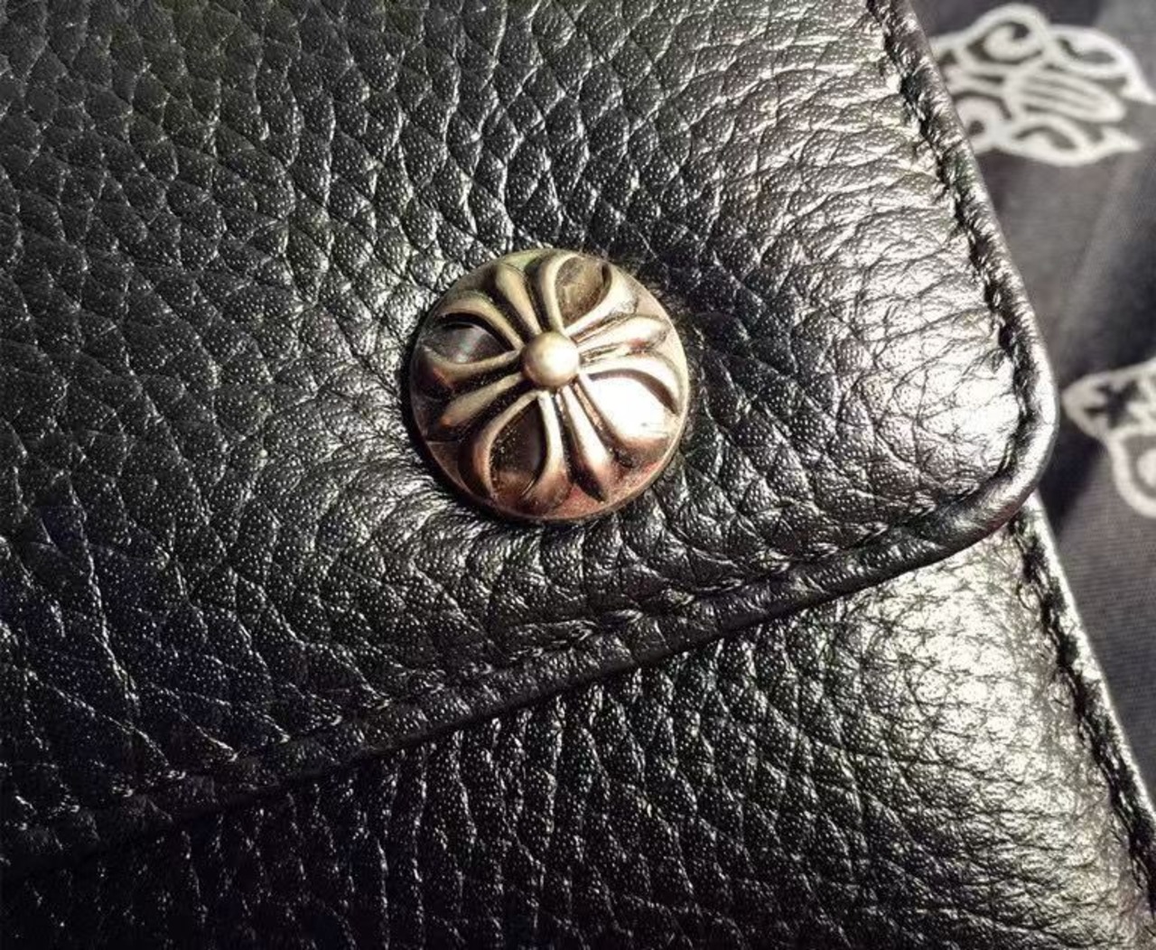 Chrome Hearts クロムハーツ ウェーブ ウォレット クロスボタン