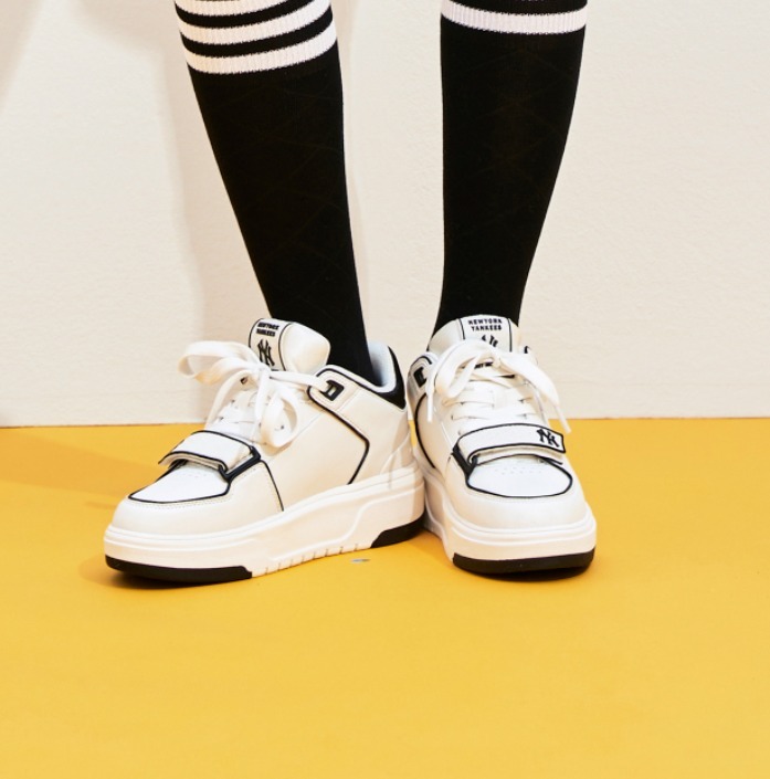 エムエルビーコリア  新作 CHUNKY Liner Mid 厚底スニーカー