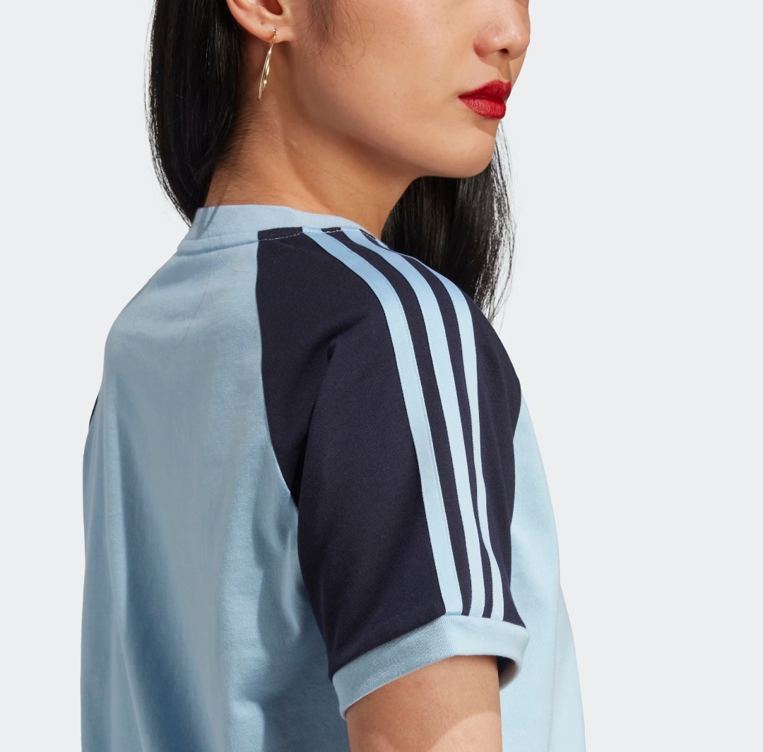 アディダス  × sporty &amp; rich スリーストライプス 半袖Tシャツ