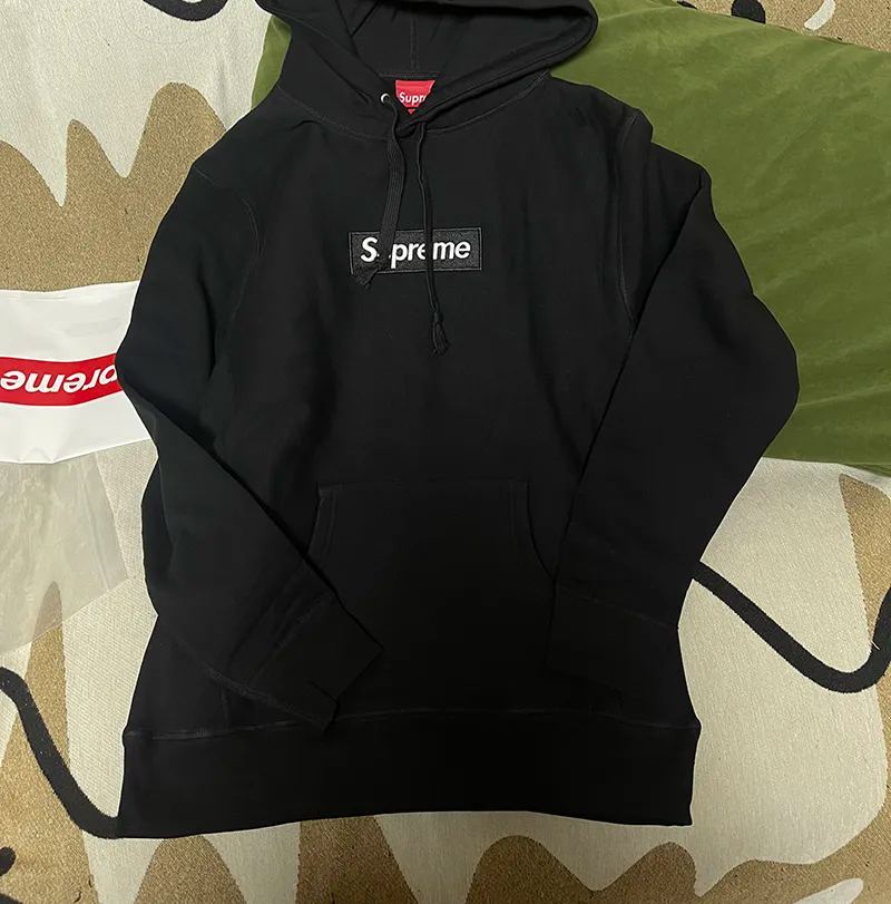 Supreme   シュプリーム   シンプルデザインのフード付きスウェット  4色兼用 男女兼用 レディース メンズ    E560