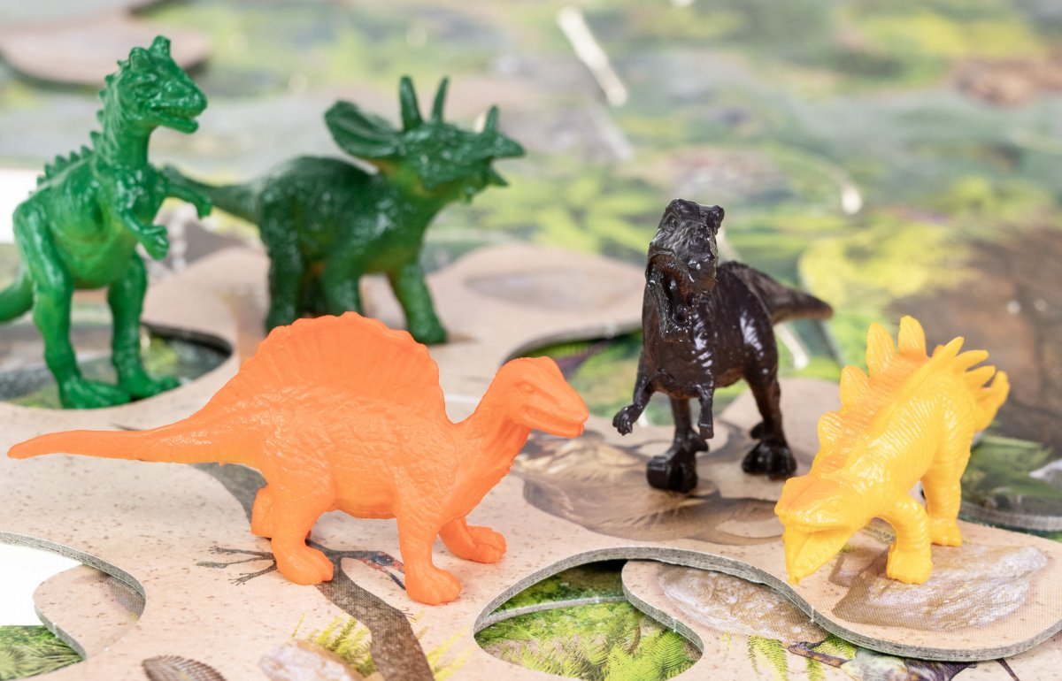 Seek & Find: Dinosaur Board Game