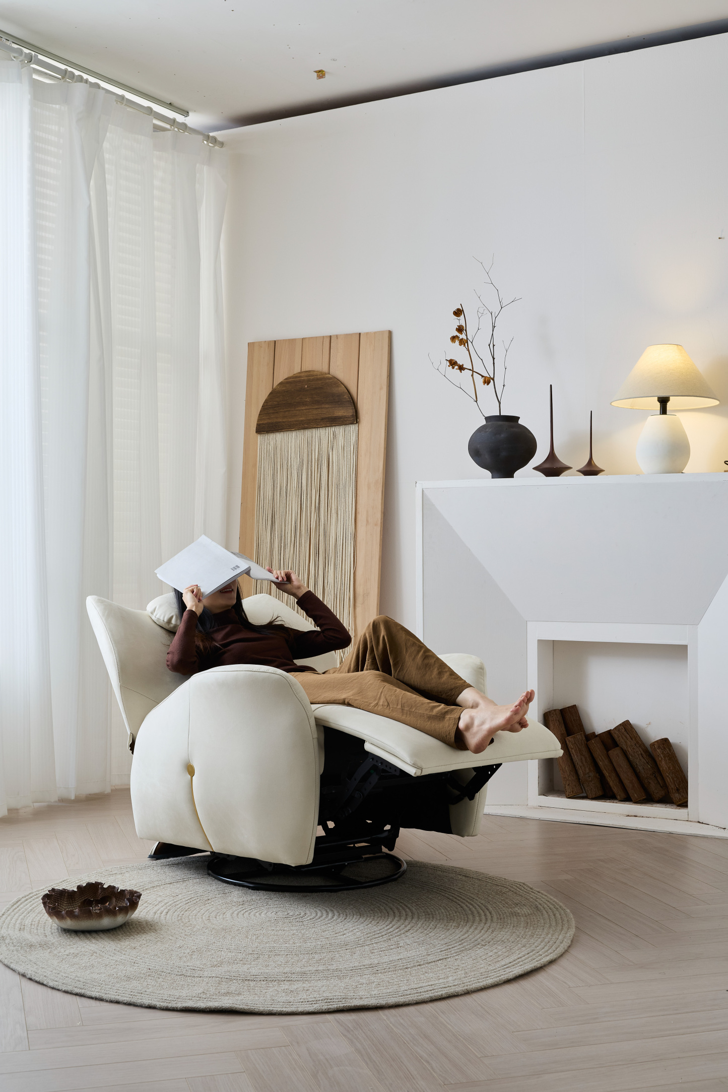 Larissa Nursing Chair