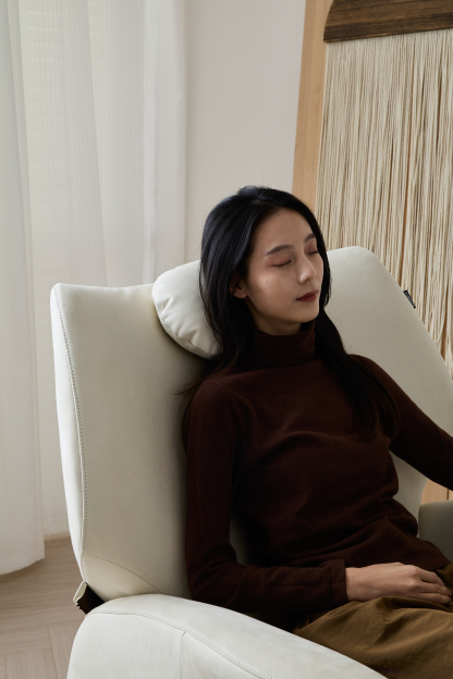 Larissa Nursing Chair