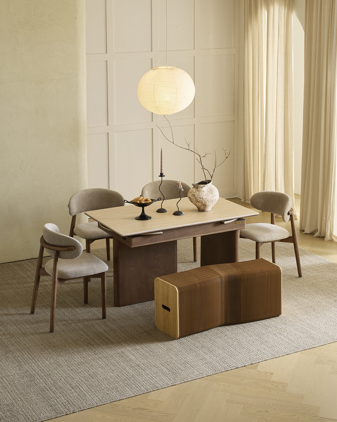 Alto Extendable Dining Table ©