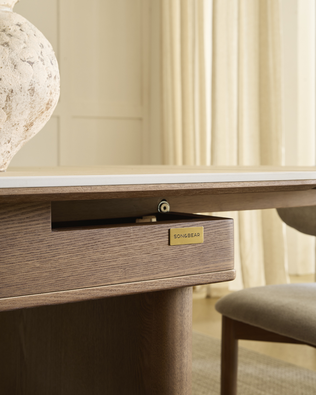 Alto Extendable Dining Table ©