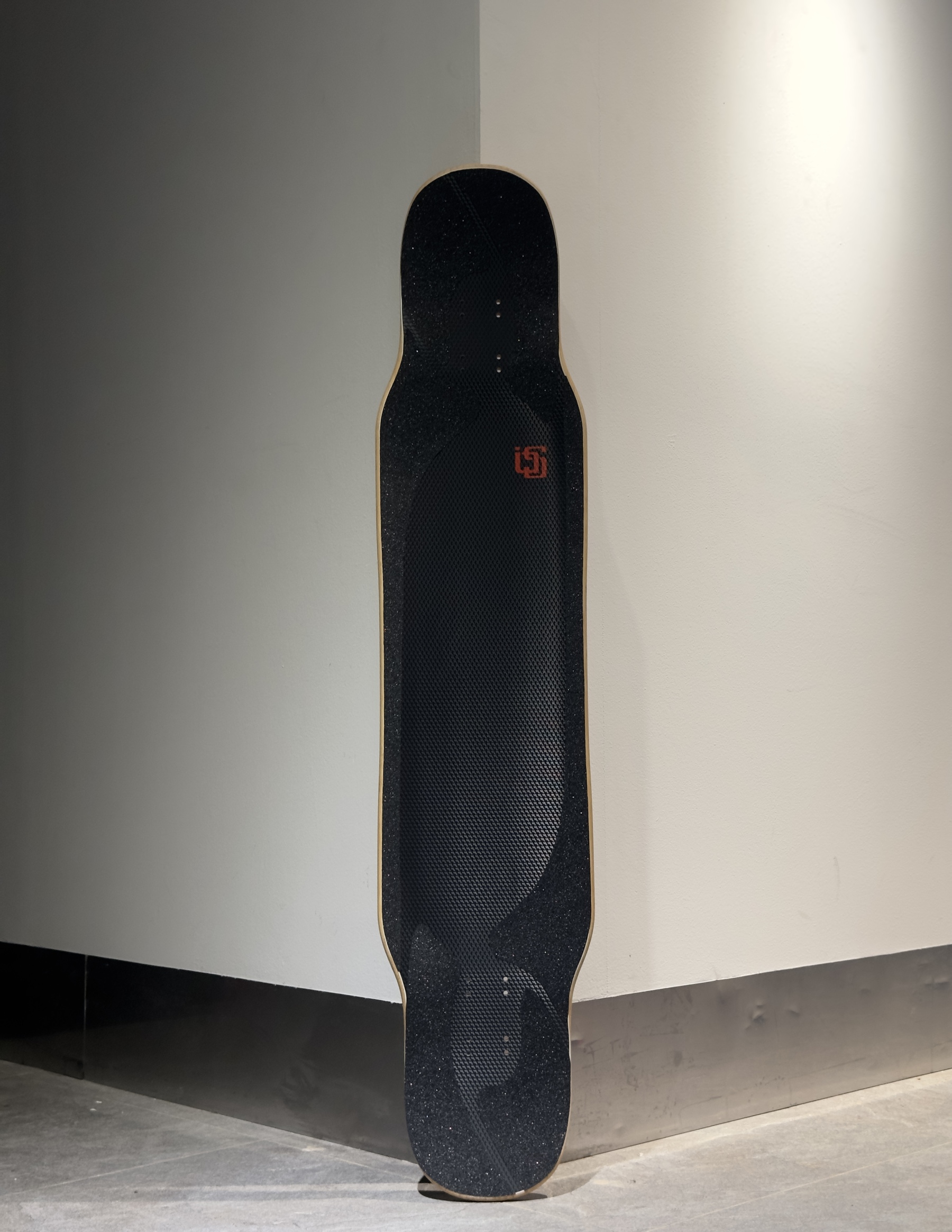 DIUS - 45" Grampus Pro Dancing Longboard