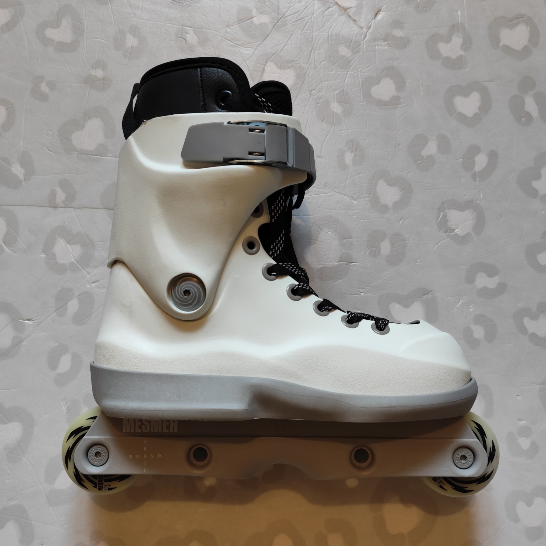 MESMER - TS1 White Aggressive Inline Skates (CLEARANCE PROMO!)