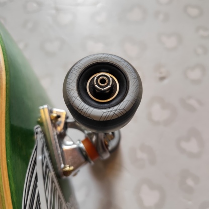 BIRDHOUSE - Hawk Falcon 4 8.25" Complete Skateboard (Premium Setup With Independent Trucks & Ricta Wheels)