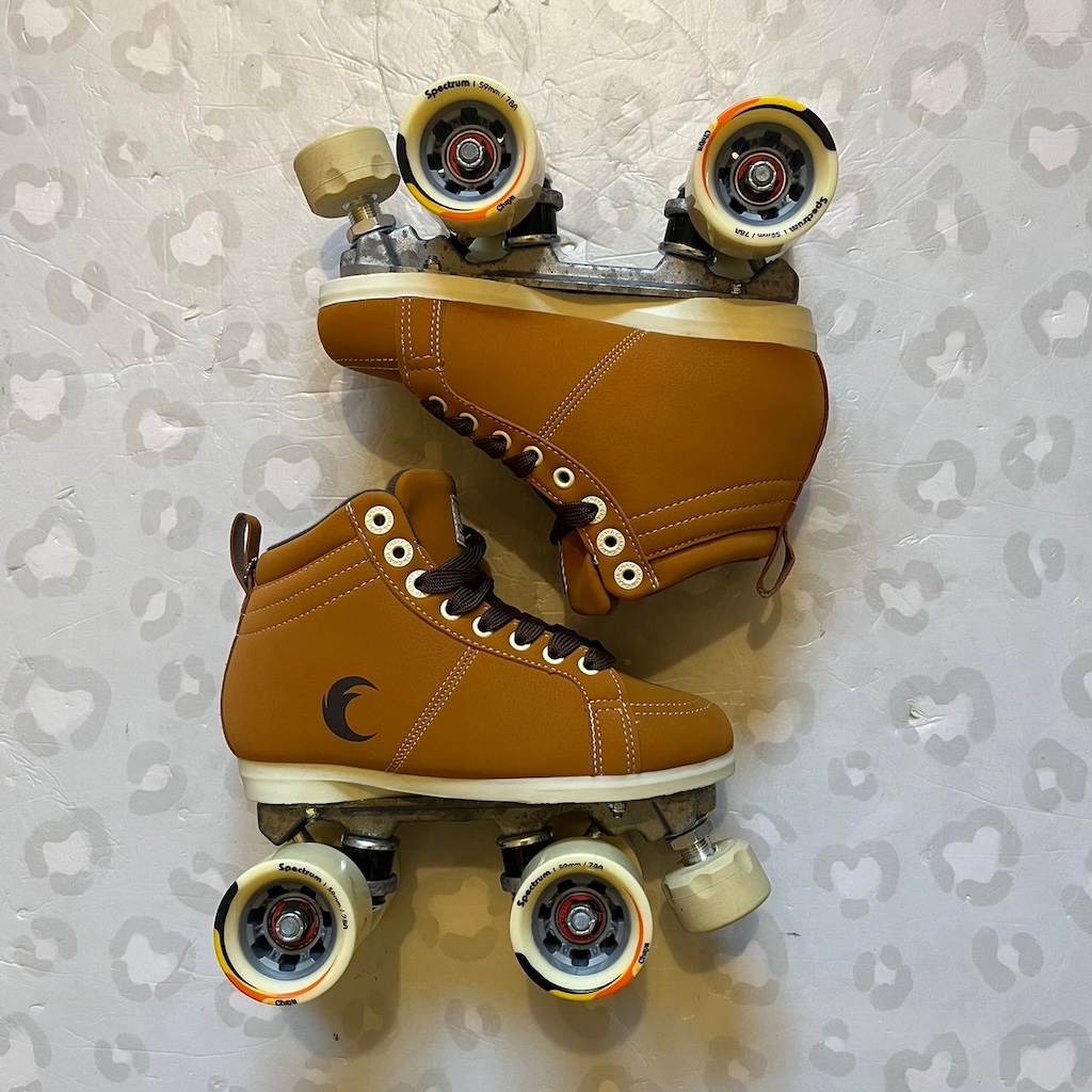 CHAYA - Vintage Cappuccino Roller Skates (EU36 / USED)