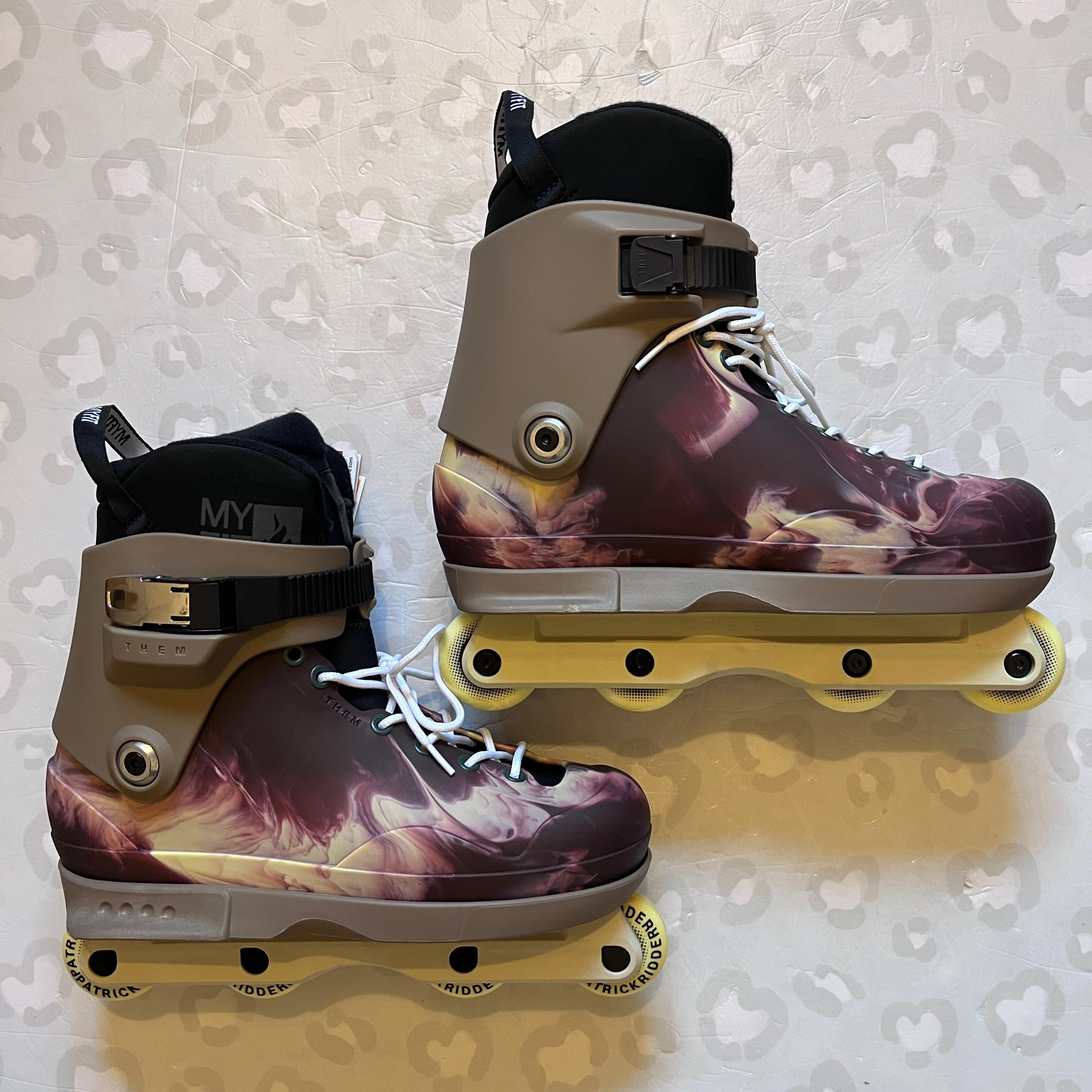 SANTA CRUZ - Godzilla Shin Firepit Knox 8.5