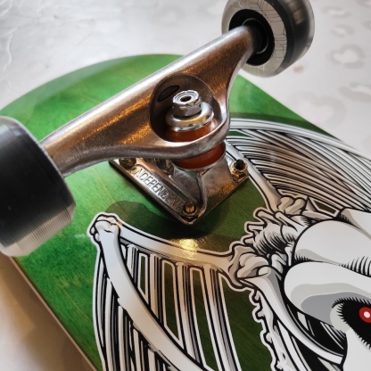 BIRDHOUSE - Hawk Falcon 4 8.25" Complete Skateboard (Premium Setup With Independent Trucks & Ricta Wheels)