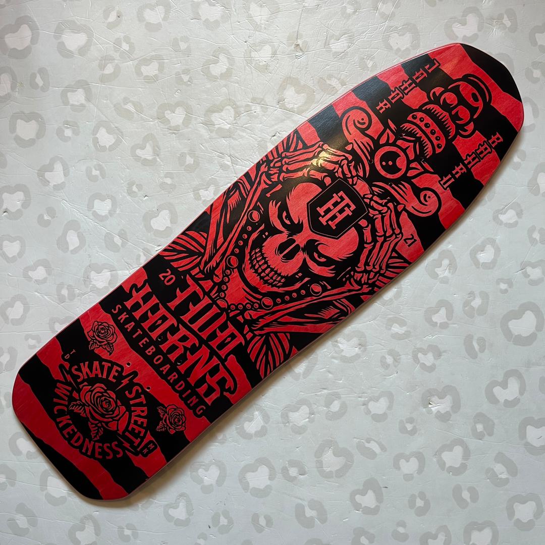 TWOHORNS - Red 9.5" Fish Shaped Skateboard Deck