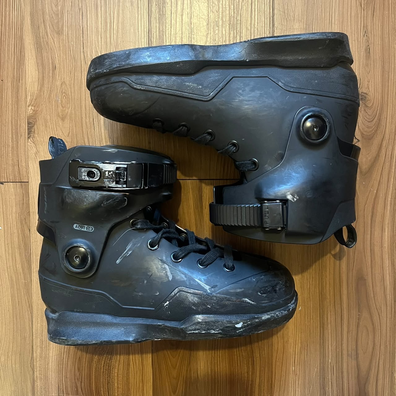 IQON - All Black ACT Aggressive Inline Skate Shell (EU40-41 / USED)