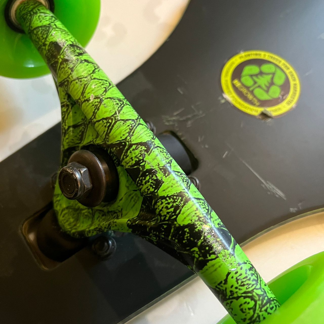 DUSTERS - Channel Snakeskin Green 38" Complete Longboards (DISPLAY UNIT)