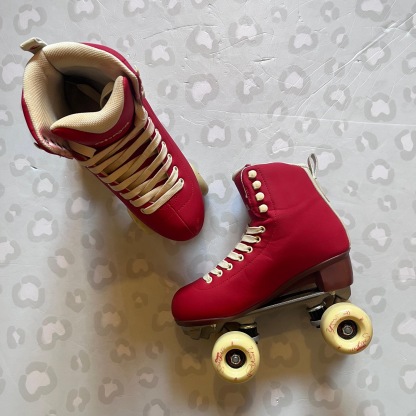 CHAYA - Melrose Deluxe Ruby Quad Roller Skates (EU40 / USED)