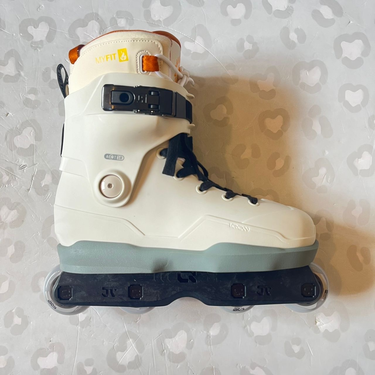 IQON - ACT AG Team White/Grey Custom Aggressive Inline Skates (EU41-42)