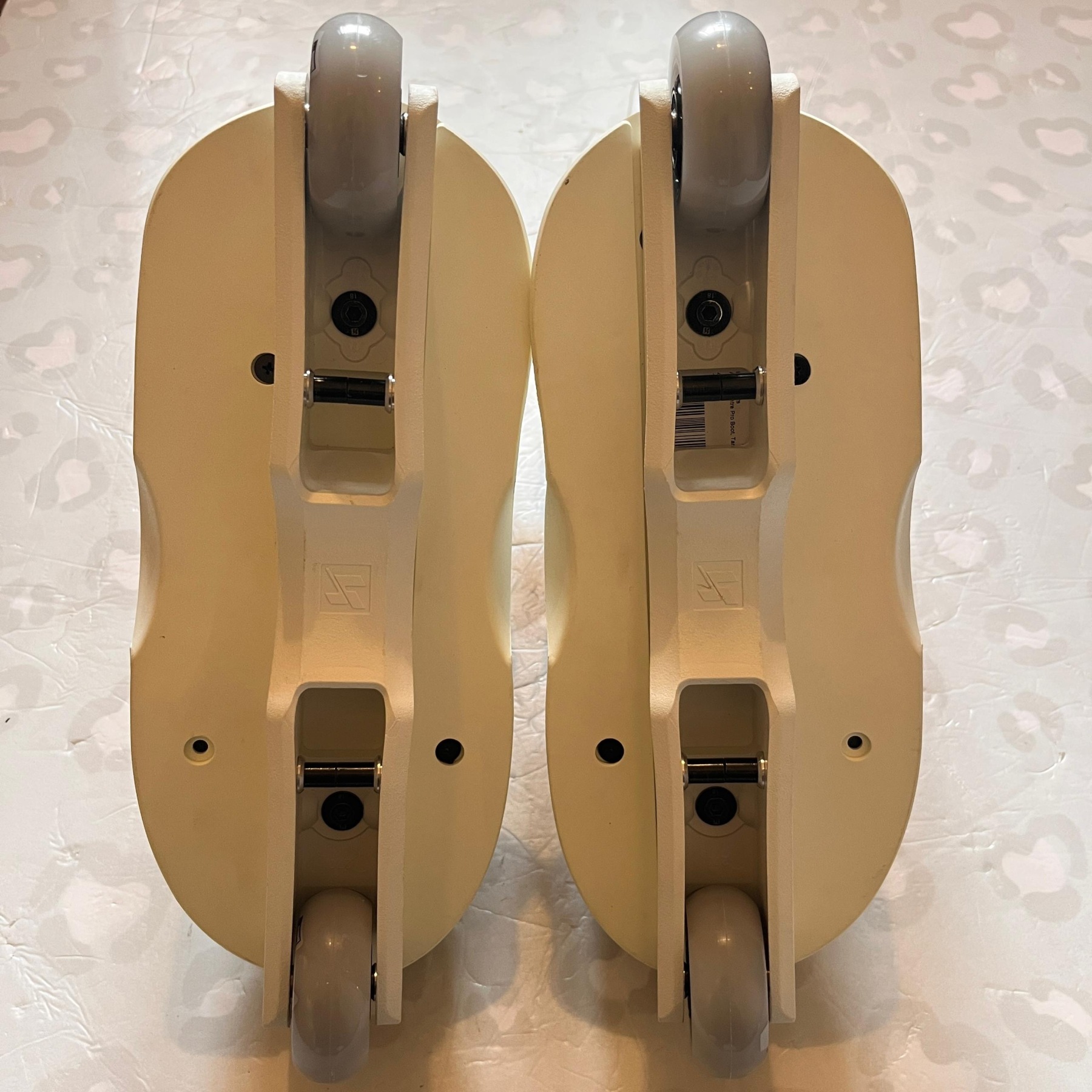 IQON - AG15 Montre Tan Complete Aggressive Inline Skates (Promo Deal)