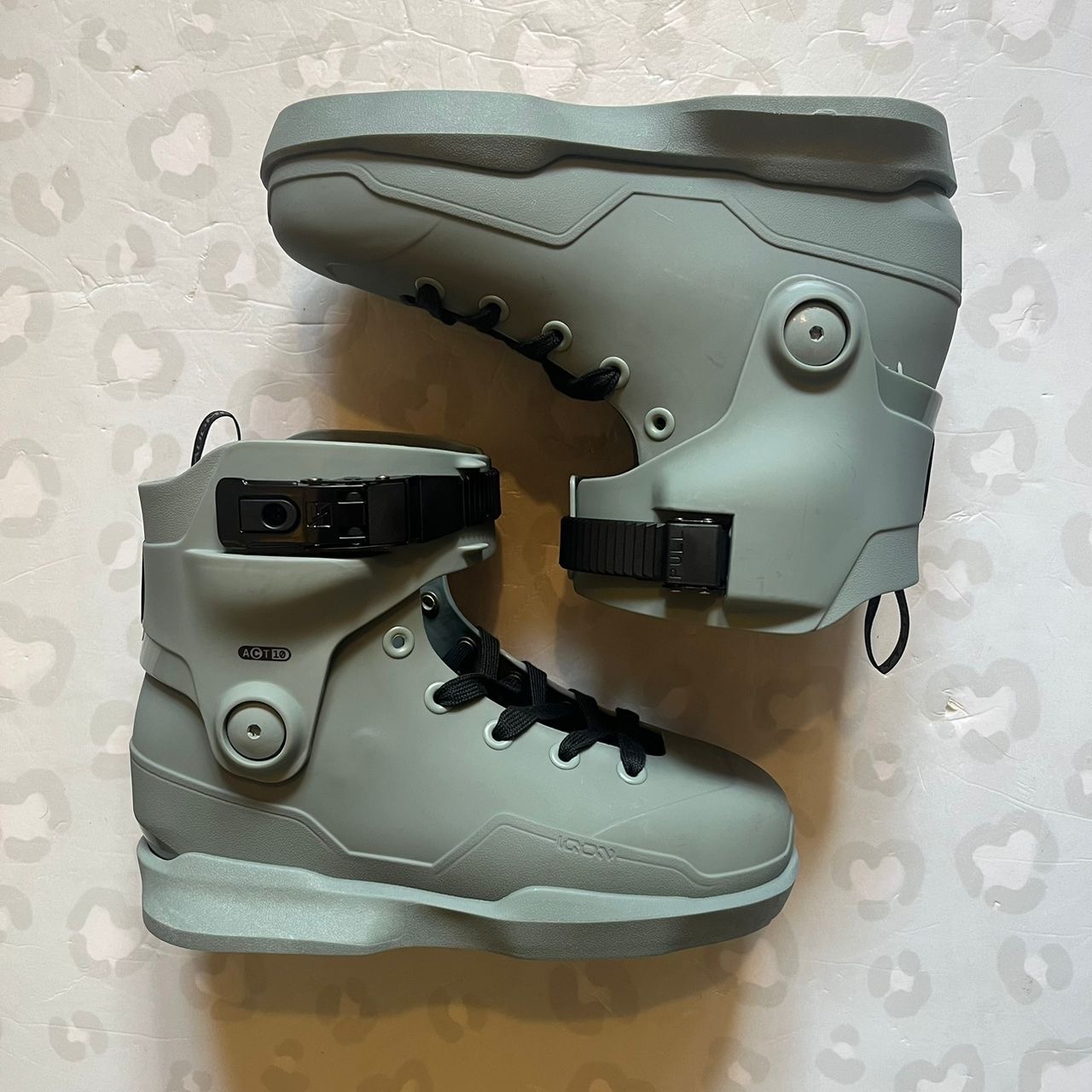 IQON - ACT All Grey Interlink Aggressive/Urban Inline Skates Shell Only