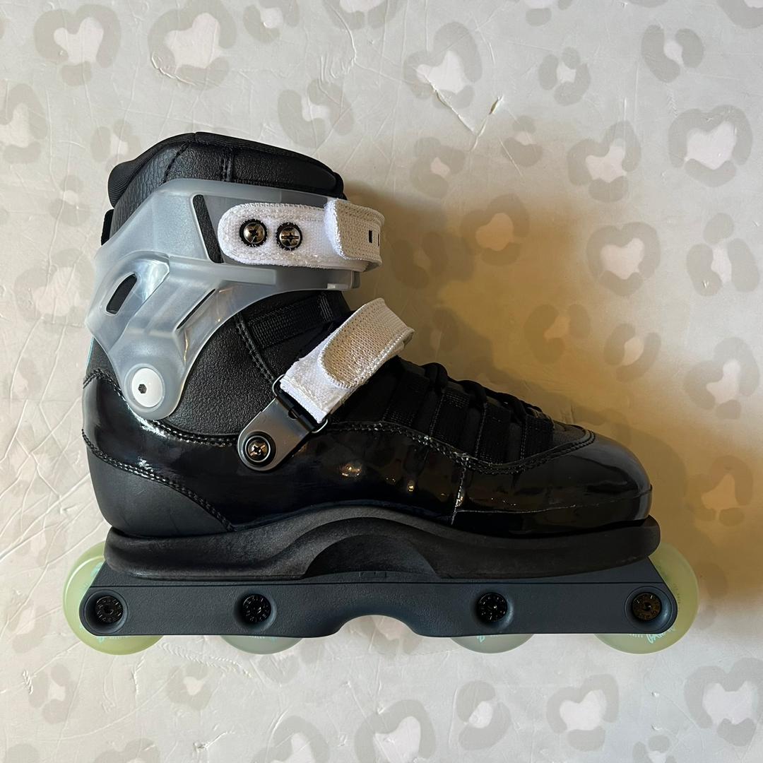 GAWDS - FM5 Black Aggressive Inline Skates (Custom Clear Cuff EU41)