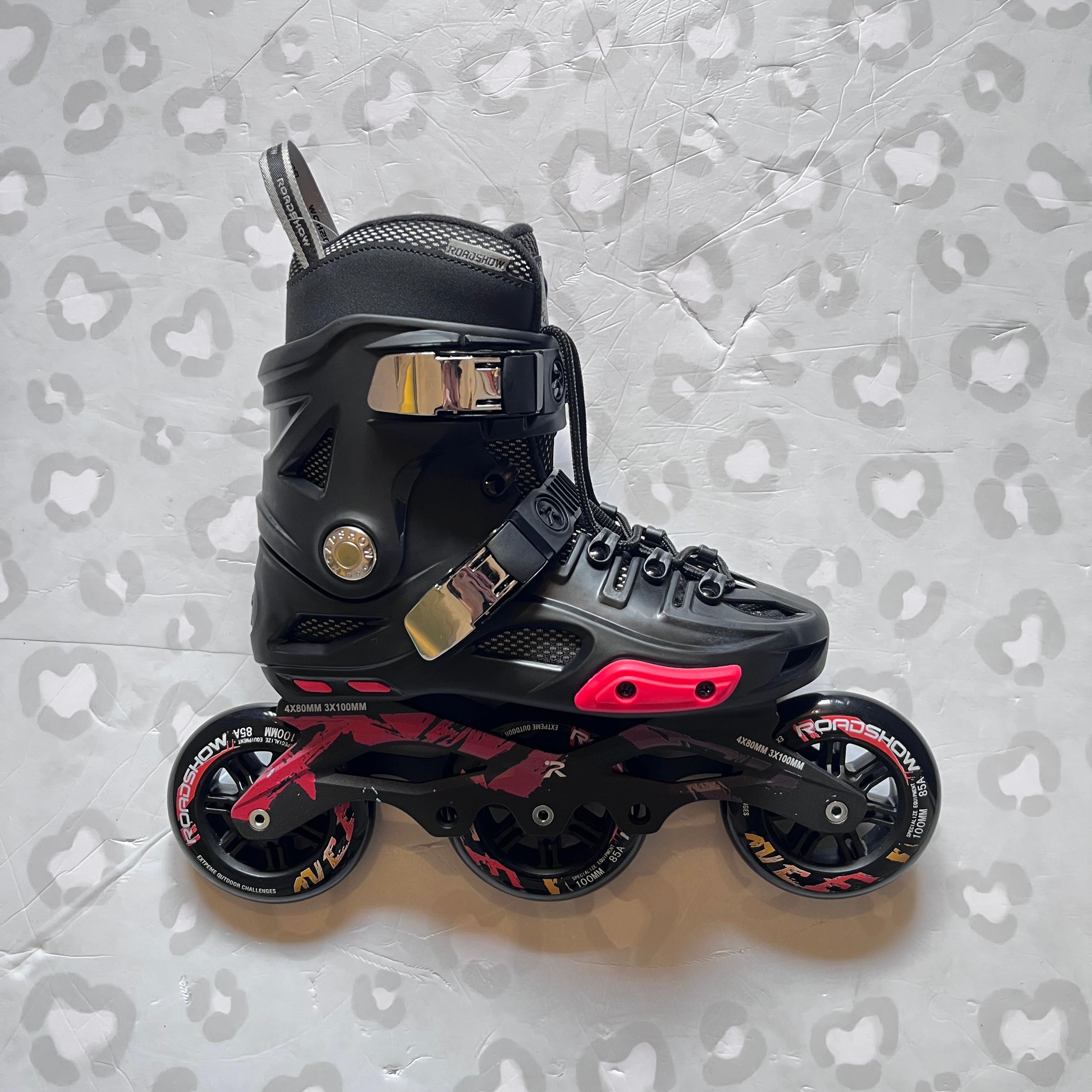 ROADSHOW - Black RX4D 3WD Urban Inline Skates