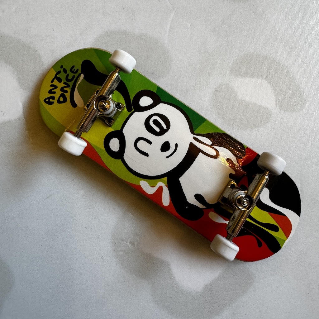 ANTI-ONCE - 32mm Wooden Complete Fingerboard (Various Designs)