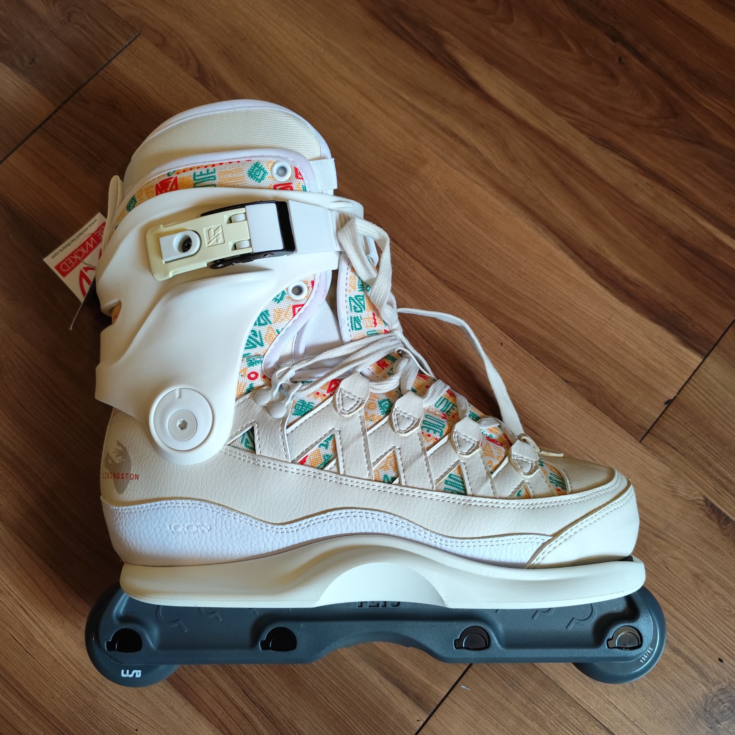 IQON - AG15 Montre Tan Complete Aggressive Inline Skates (Promo Deal)