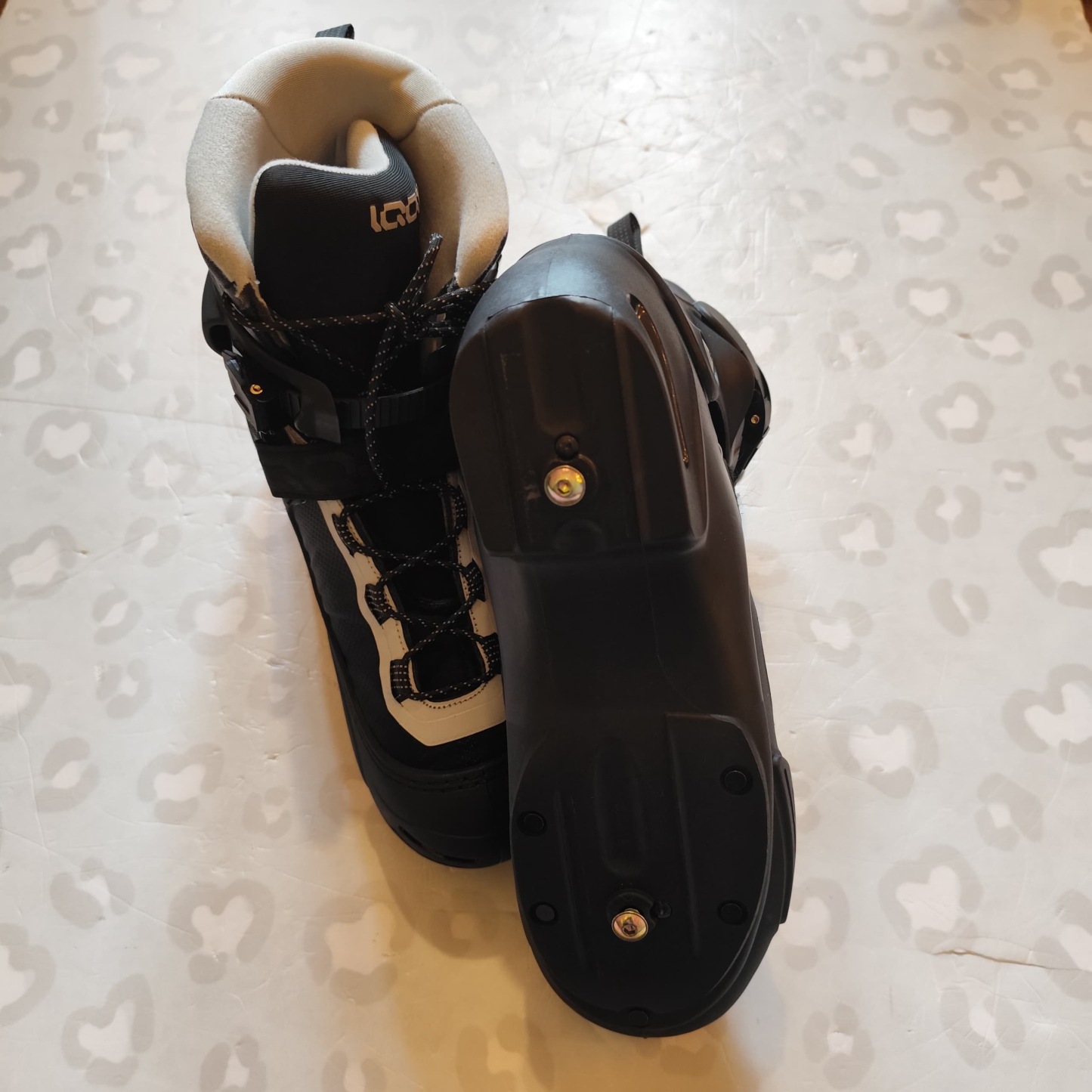 IQON - AG30 Urban Boot Only Inline Skates