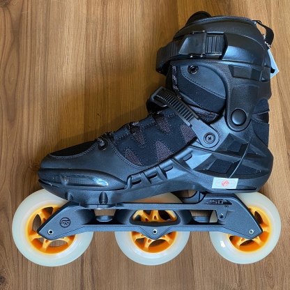 POWERSLIDE - Phuzion Argon Black 100 Fitness Inline Skates (EU43 / Sunrise Wheels)