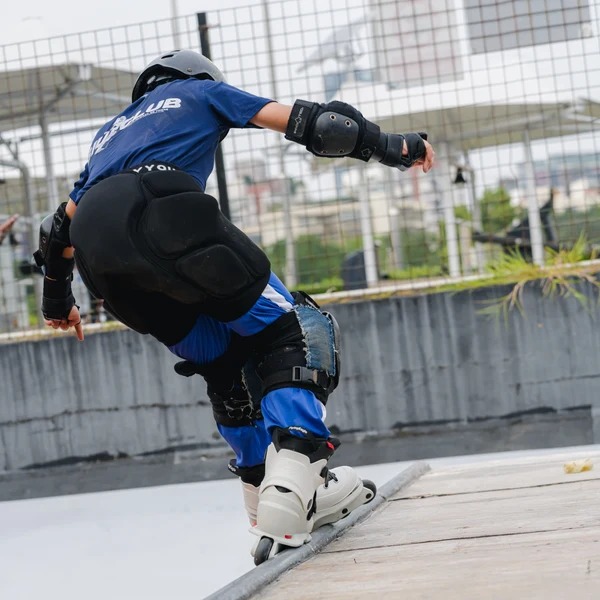 FLYING EAGLE - Off White Vireo Adjustable Kids Aggressive Inline Skates