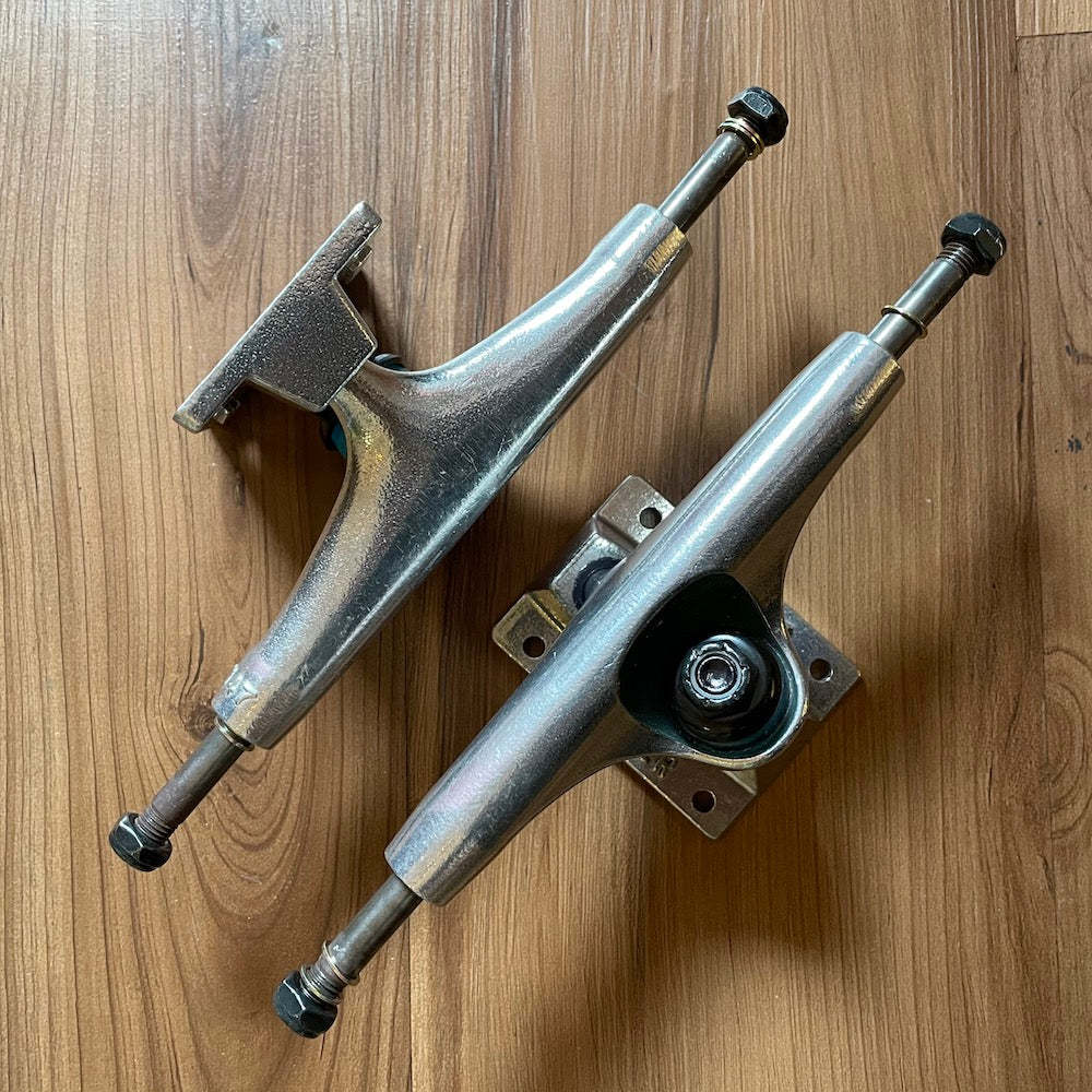 THUNDER - Polished Skateboard Trucks