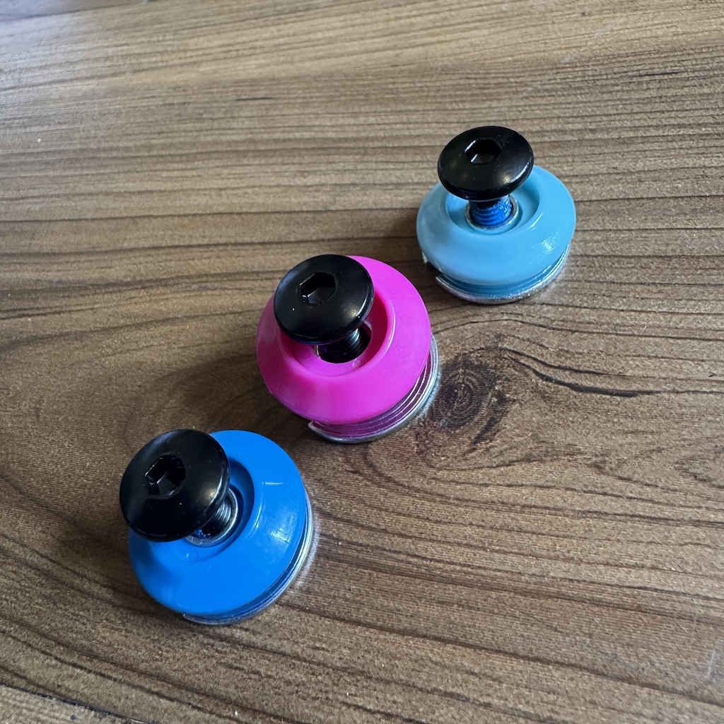 ROLLERKIDZ - 2-part Cuff Screw & Nut Set For Inline Skates (Various Colours)