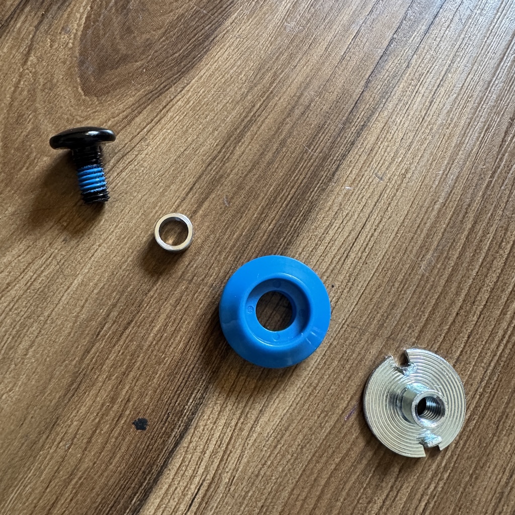 ROLLERKIDZ - 2-part Cuff Screw & Nut Set For Inline Skates (Various Colours)