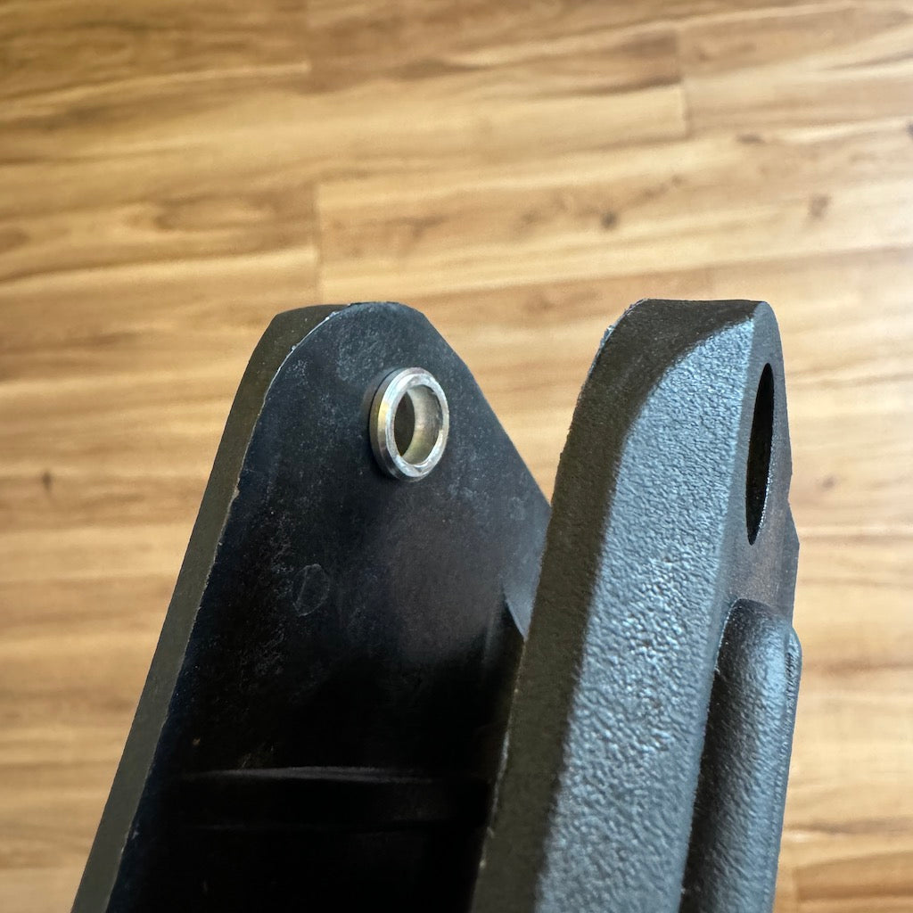 KIZER - 8mm Frame Axle Set