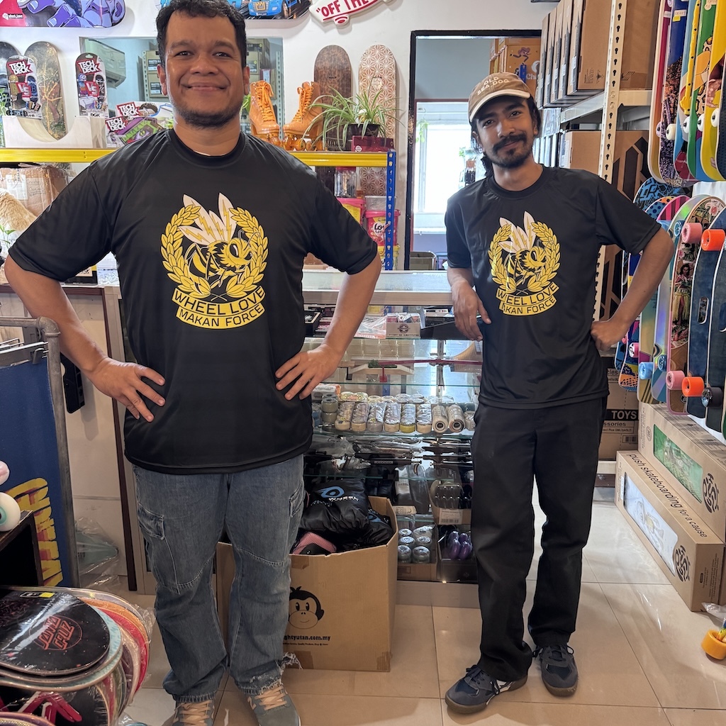 WHEEL LOVE - Black #WheelLoveMakanForce Team Crest V2 Training T-Shirt