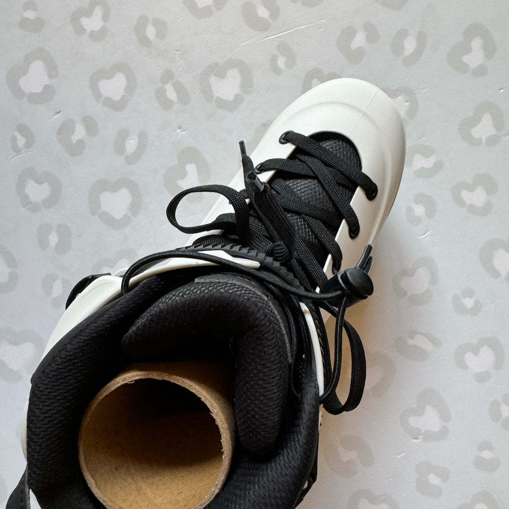 STANDARD - White Omni Complete Antirocker Aggressive Inline Skates